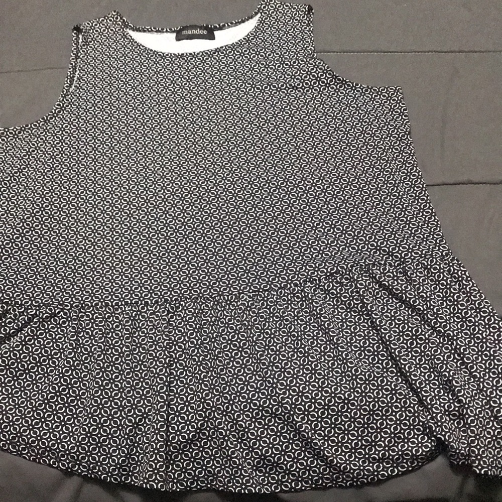 3/$30 Top - Picture 2 of 2
